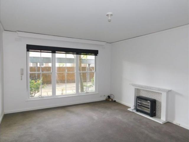 GROUND FLOOR APARTMENT