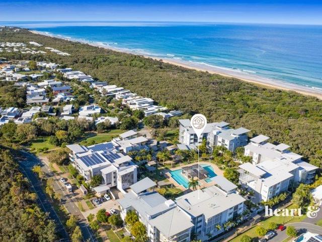 Ground Floor Beachfront Apartment with a Huge North Facing Patio