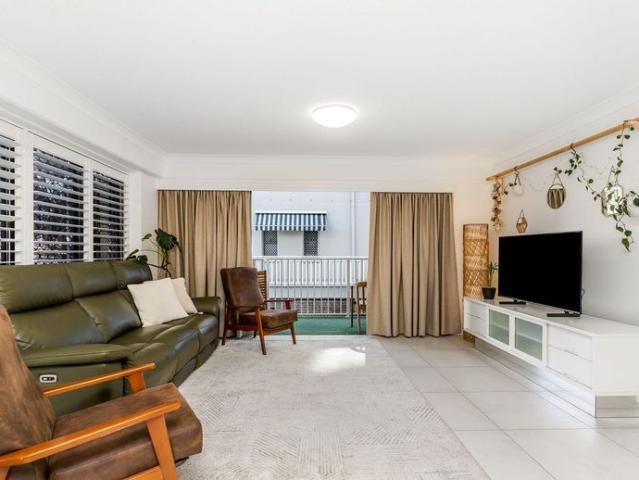 Ground Floor Beachside Living in the Heart of Rainbow Bay