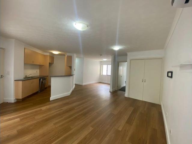 Ground Floor Garden Apartment Unfurnished