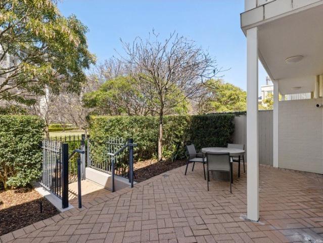 Ground floor ease, garden outlooks