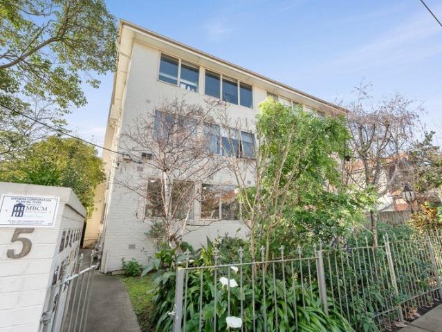 Inner Urban oasis in the heart of Toorak. Blue chip investment 6.5%+ rental yield potential