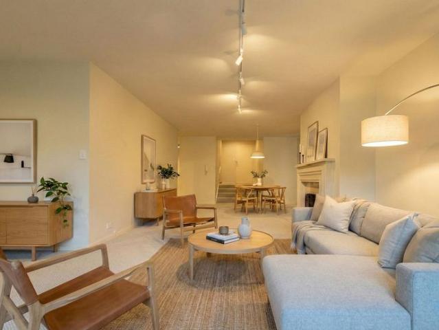 Ground Floor Elegance in Botanic Gardens Precinct