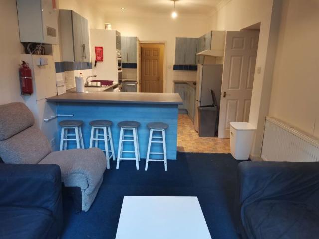 GROUND FLOOR FOUR DOUBLE BEDROOM, WINTON
