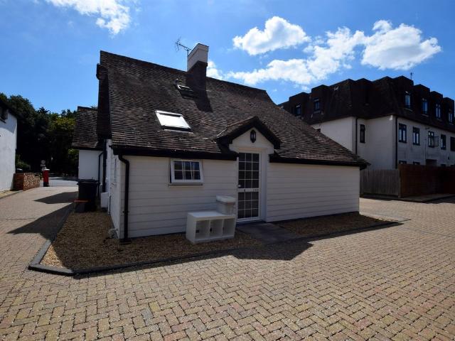 Ground Floor Flat, 155 Middleton Road, Middleton On Sea, Bognor Regis, West Sussex PO22, 2 bed flat to rent, £1,200 pcm | PrimeLocation