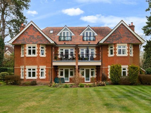 Ground Floor Flat to rent with 2 bedrooms, Copthill Lane, Kingswood