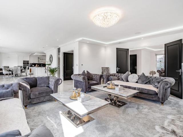 Ground Floor Flat to rent with 7 bedrooms, Walpole Avenue, Chipstead