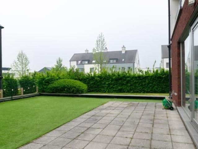 Ground floor flat with 2 bedrooms and parking space