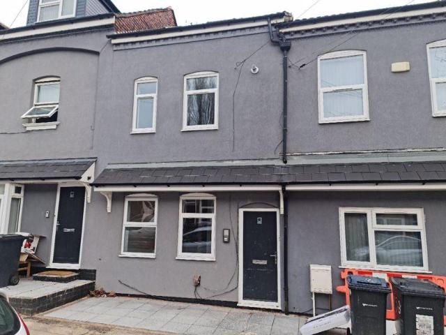 Ground floor flat, RS Apartments. 2 bed apartment to rent £1,350 pcm £312 pw