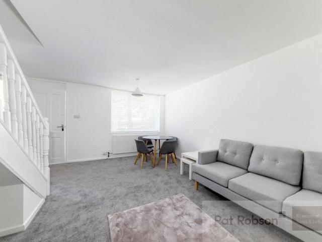 Ground Floor Flat/Apartment Property to let St Anns Close, £995pcm Pat Robson