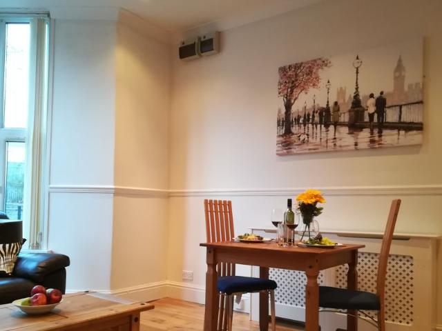 Ground Floor Front Flat, Sketty Road, Uplands, Swansea SA2 0EU