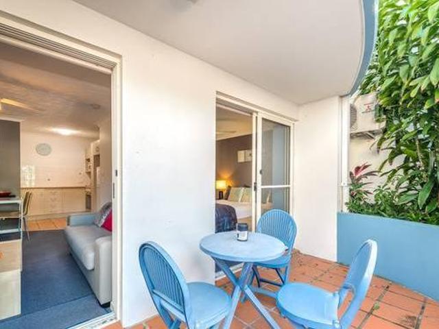 Ground floor Inner City Beachside Pad