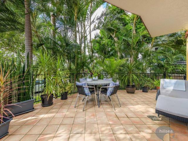 GROUND FLOOR ONE BEDROOM APARTMENT IN MANGO COVE