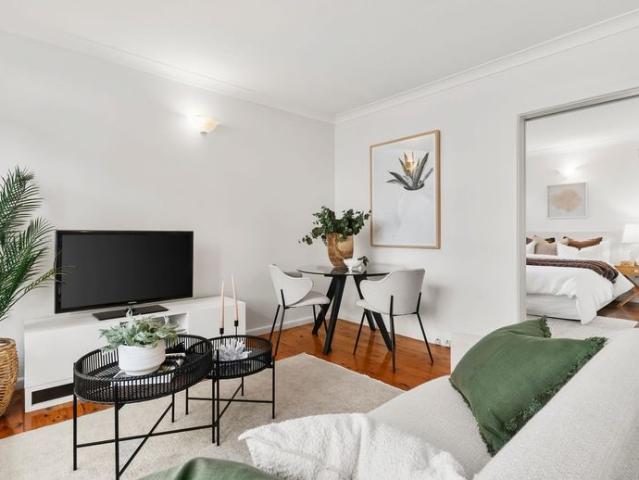 Ground Floor One Bedroom Apartment in Prime Location