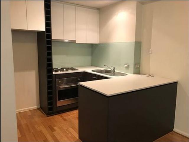 Ground Floor One Bedroom Apartment with Spacious Courtyard in the Heart of Hawthorn