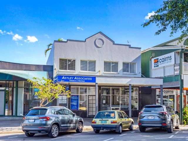 Ground Floor Office / Shop Located In Central Business Hub !