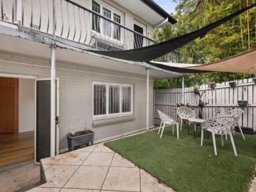 Ground Floor |Over Sized One Bedroom in New Farm