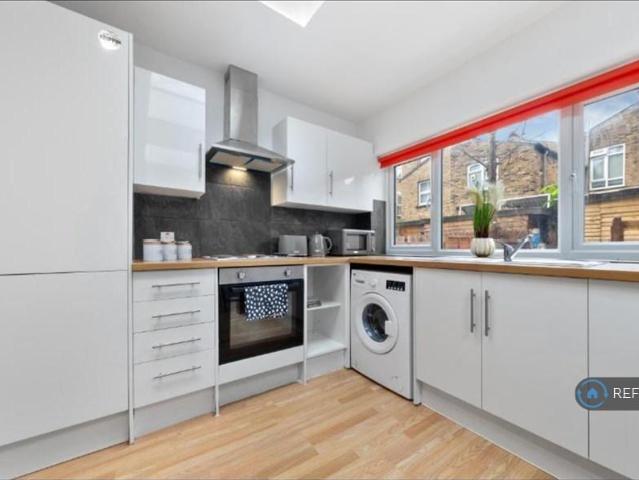 Ground Floor, London, SE15 2 bed flat to rent £2,200 pcm £508 pw