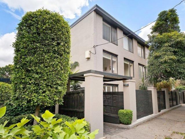 Ground Floor Living in a Blue Chip Lifestyle Location