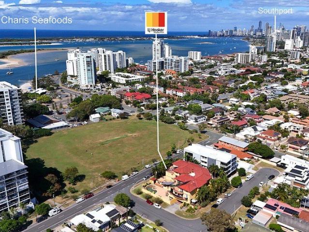 Ground Floor Living Steps from the Broadwater