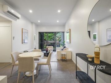 Ground Floor Living with 100m2 Garden Courtyard