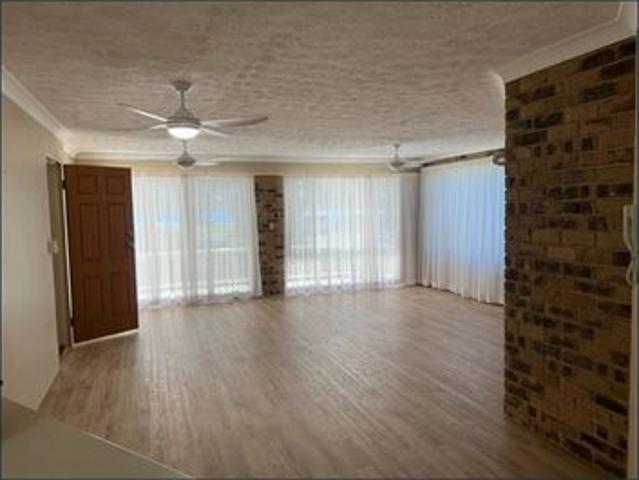 Ground Floor Living with Beautiful North Creek Views