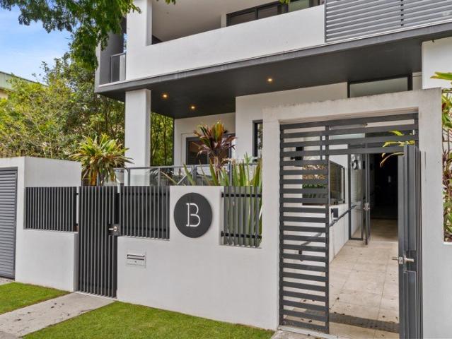 Ground Floor Living with Park Views, Private Courtyard and Just 5km to the City