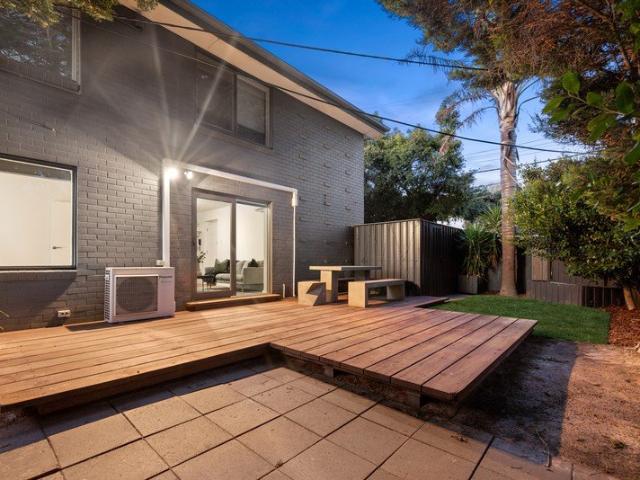 Ground Floor Lifestyle Haven with an Extraordinary Private Courtyard!