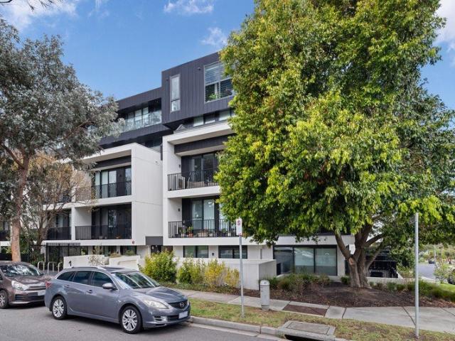 Ground Floor Lifestyle with Private Courtyard & Two Car Parking