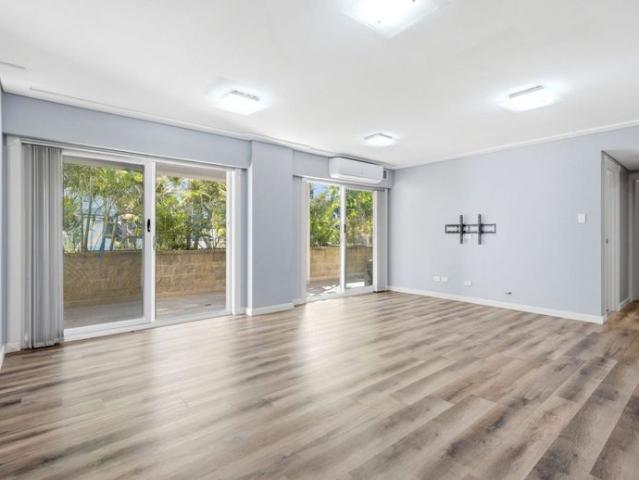 Ground Floor Luxury, Steps from the Surf