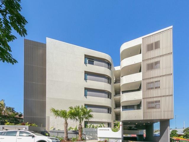 Ground floor, modern apartment