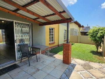 Ground Floor Modern 3 Bedroom Home to Rent – Waterval East