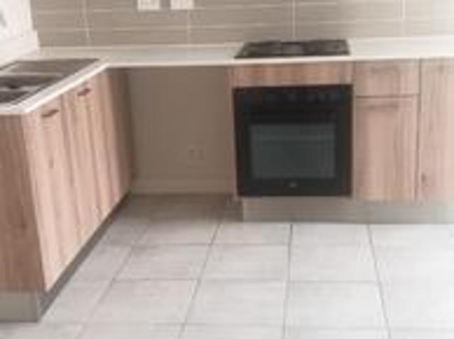 ground floor new 1 bed @ greenbay av.