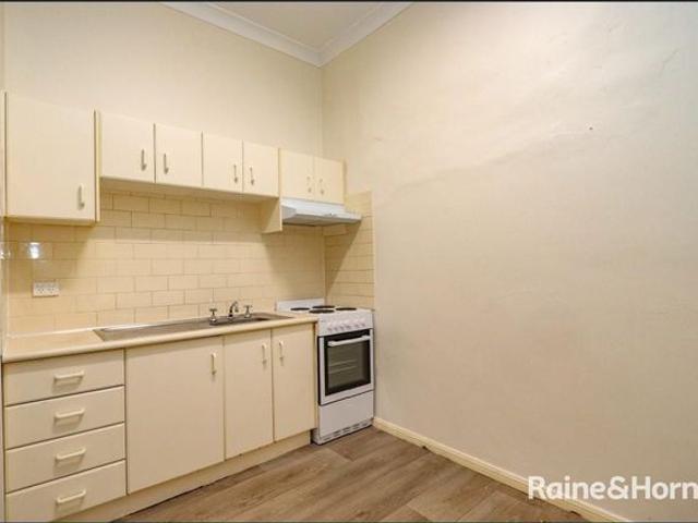 Ground Floor Studio Apartment On Keppel St Available 13.11.2026