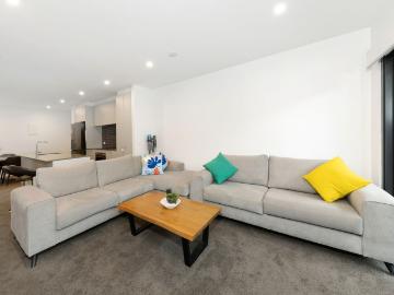 Ground Floor Stunning Two Bedroom Apartment In Prime Location