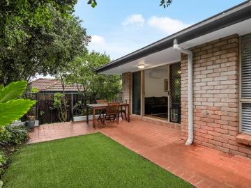 Ground Floor Private & Peaceful Villa with Generous Fully Fenced Courtyard