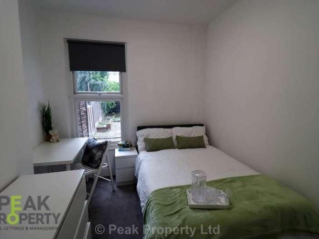 Ground Floor Room, St. Anns Road, Southend On Sea, SS2