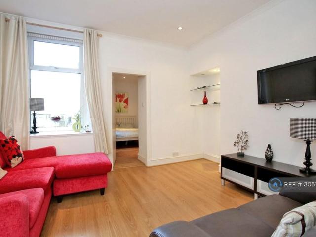 Ground Floor Right, Aberdeen, AB10 2 bed flat to rent £700 pcm £162 pw