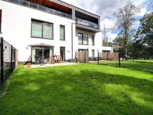 Ground floor with garden and parkings Small new building