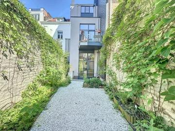 Ground floor with garden approx. 100 m² and 2 bedrooms—com