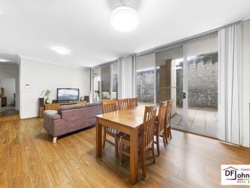 GROUND FLOOR WITH HUGE COURTYARD