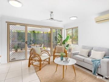 Ground Floor Townhouse with Triple car garage