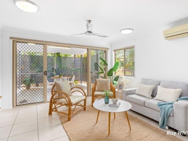 Ground Floor Townhouse with Triple car garage