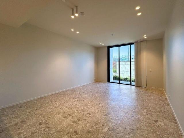 Ground Floor, Two bedroom apartment available within Nautilus!