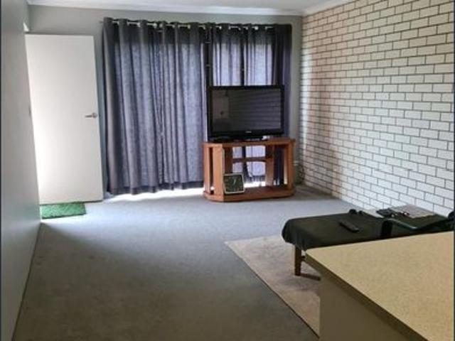 GROUND FLOOR TWO BEDROOM UNIT WALK TO THE WATERFRONT