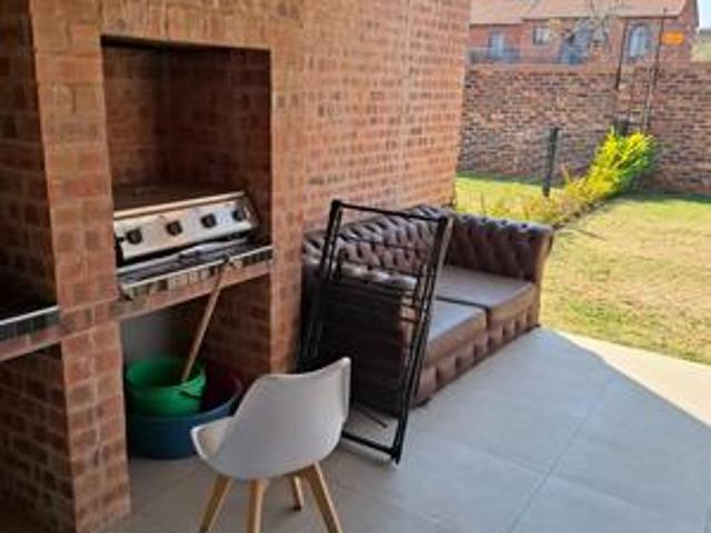 ground floor unit to rent in doringb.