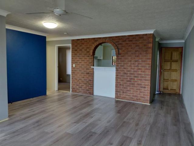 Ground Floor Unit Waterviews & Lock up Garage!