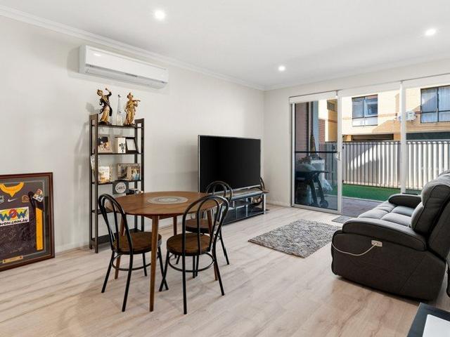 GROUND FLOOR UNIT WITH HUGE COURTYARD!