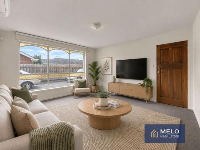 GROUND FLOOR UNIT IN PRIME LOCATION