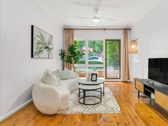 Ground floor villa style apartment in a convenient location